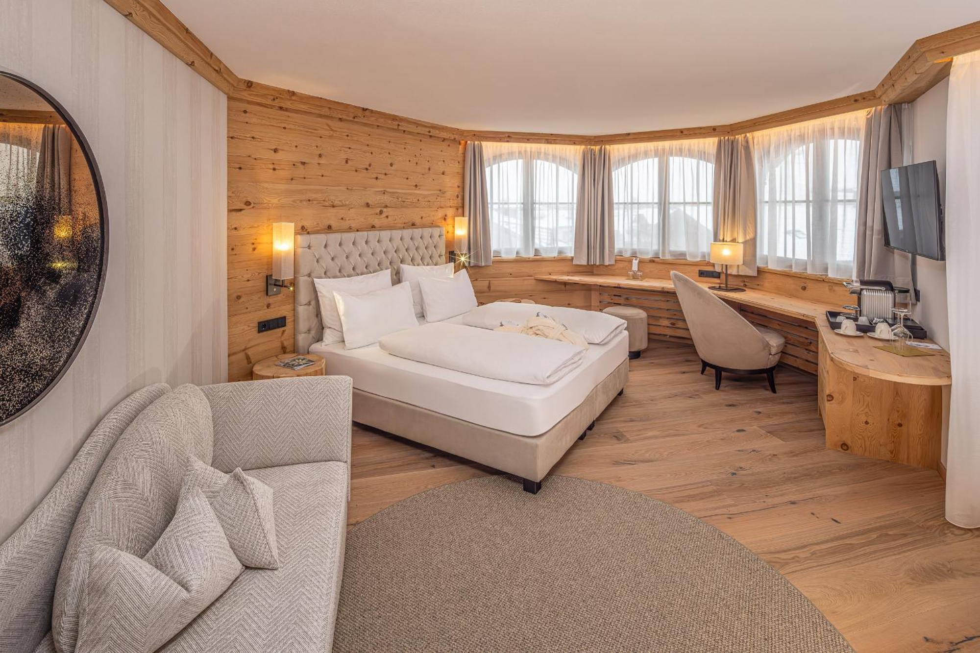 Savoy Dolomites Luxury & Spa Hotel Selva di Val Gardena Dış mekan fotoğraf