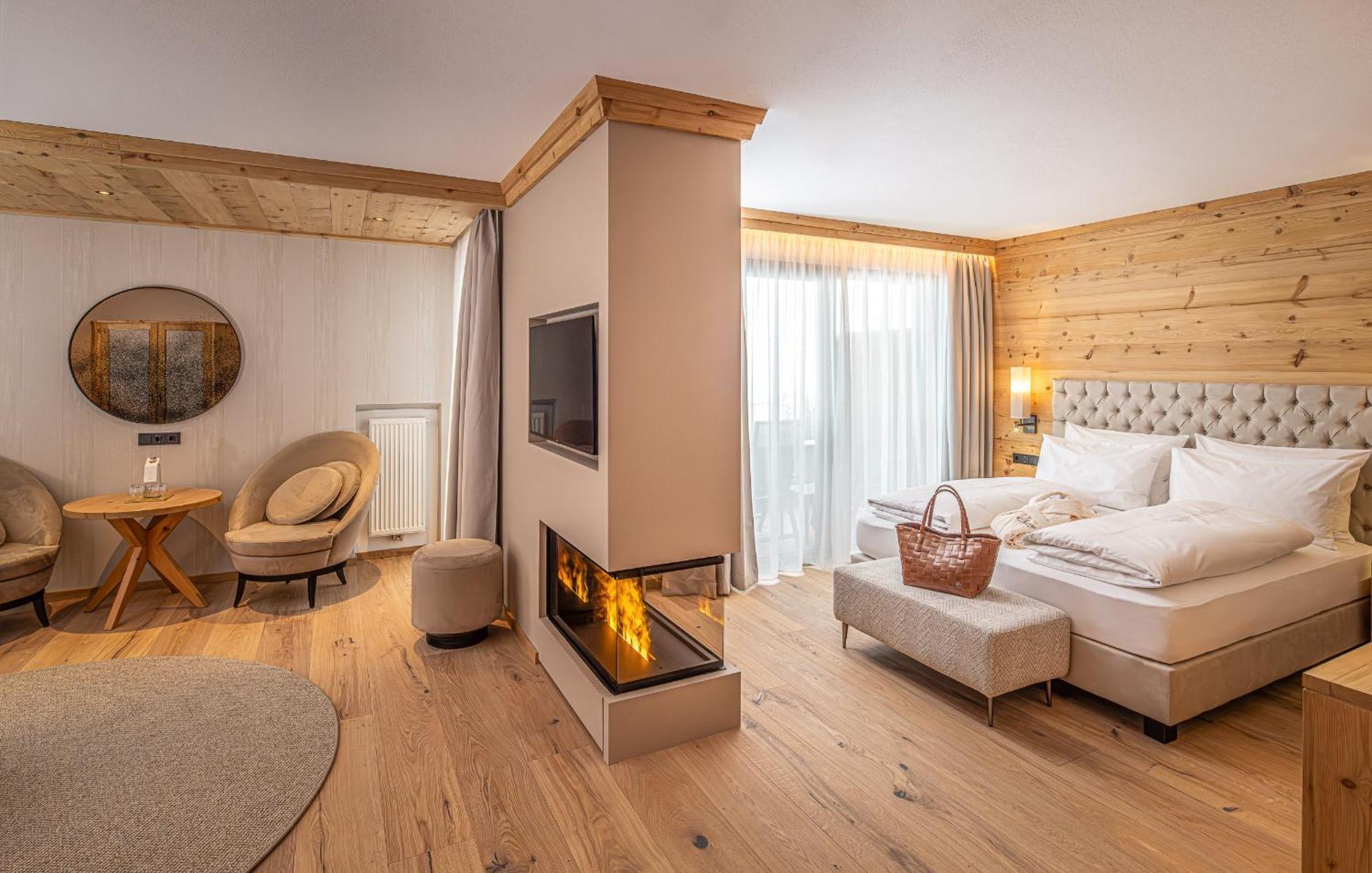 Savoy Dolomites Luxury & Spa Hotel Selva di Val Gardena Dış mekan fotoğraf