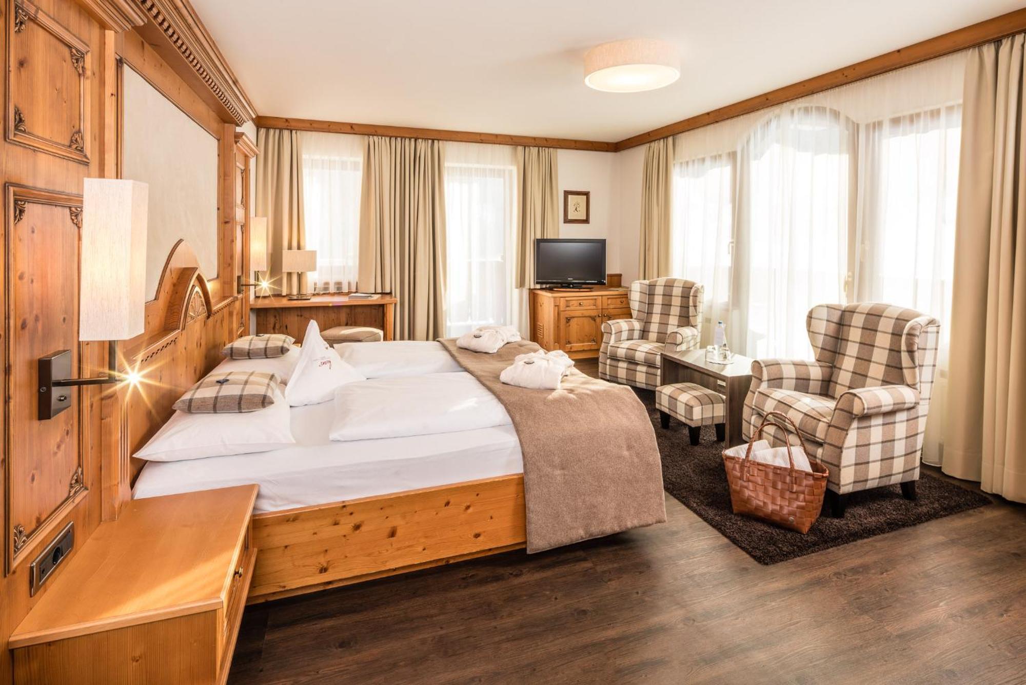 Savoy Dolomites Luxury & Spa Hotel Selva di Val Gardena Dış mekan fotoğraf