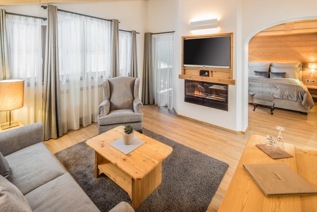 Savoy Dolomites Luxury & Spa Hotel Selva di Val Gardena Dış mekan fotoğraf